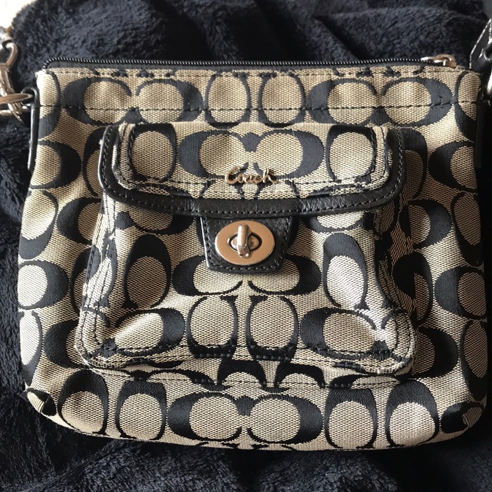 🖤Coach branded cross body purse 🖤
